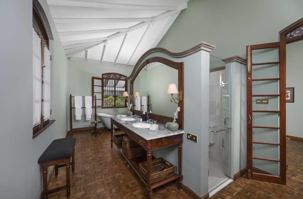 Maniumpathy Hotel Colombo Eksteriør bilde